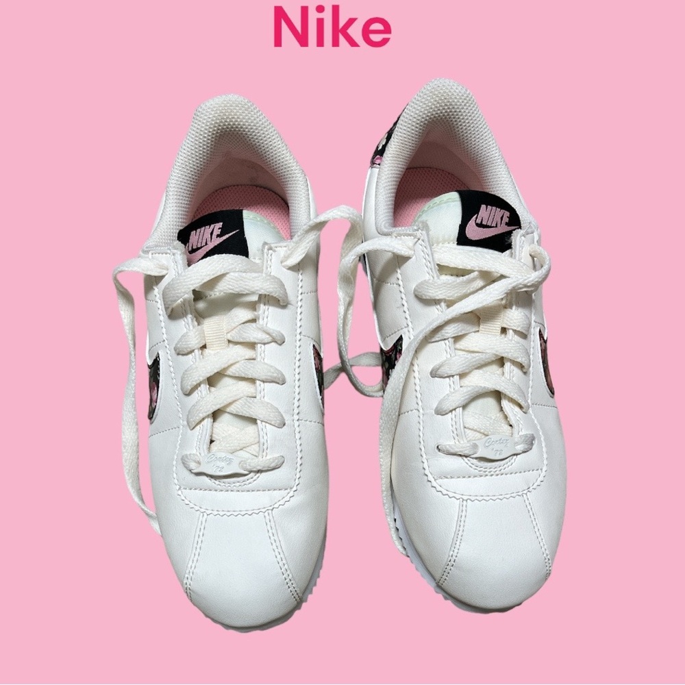 ꧁Rare Nike Cortez  girls size 6 women’s size 6 1/2-7.5. ꧂ MSRP $125